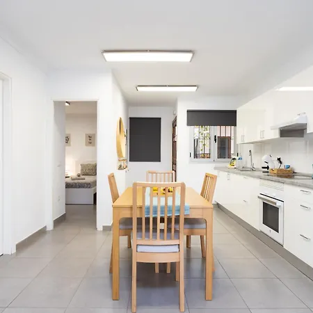 Buho Cristianos Apartman